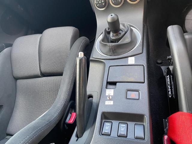 フェアレディZ 35thアニバーサリー ENDLESSレーシングMONO6POT・4POTキャリパー/BBS製18インチAW/ingsフルエアロ/スピリット車高調/TOMEIエキマニ/HKSキャタライザー/RECARO製RMS・RSG(36枚目)