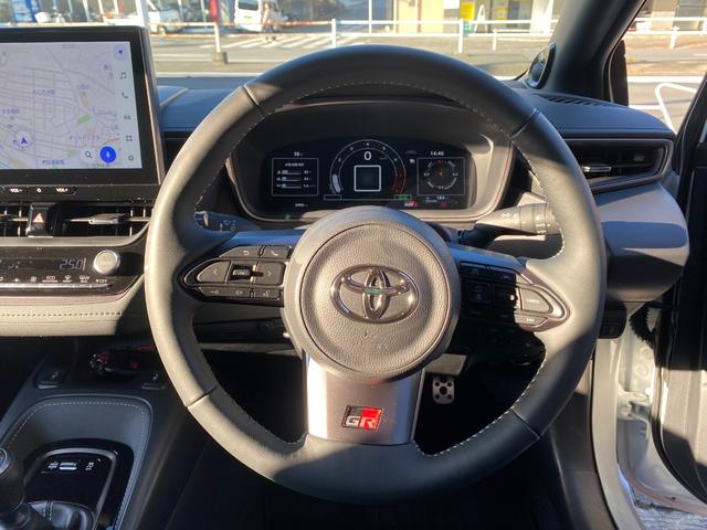 ＧＲカローラ ＲＺ　２０２５年オートサロン出展車両／ＶＡＲＩＳデモカー／ＶＡＲＩＳコラボ・アーミートリックスマフラー／ＨＫＳハイパーマックスＲ／ＶＯＬＫＲＡＣＩＮＧ１８インチＡＷ／ＲＥＣＡＲＯ製ＲＳＧ／純正１０．５型ナビ（33枚目）
