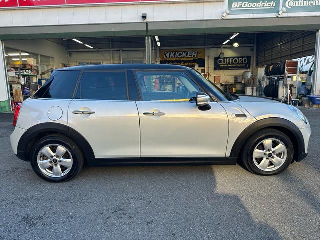 MINI クーパー 純正ナビ コンフォートアクセス LEDヘッドライト ドライブレコーダー(前後カメラ) ETC シートヒーター(9枚目)