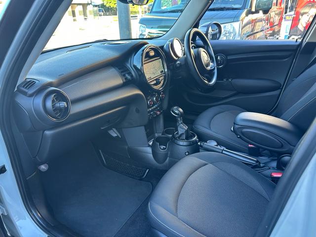 MINI クーパー 純正ナビ コンフォートアクセス LEDヘッドライト ドライブレコーダー(前後カメラ) ETC シートヒーター(18枚目)