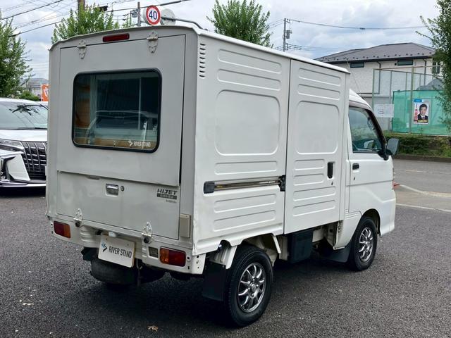 遠方のお客様大歓迎！！全国どこでも御納車させて頂きます！遠方のお客様はご自身で名義変更手続きを行っていただく事も可能です！インターネットからのお見積もりご依頼お気軽にどうぞ！