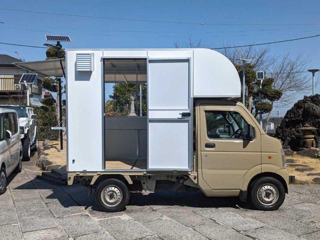 キャリイトラック ＫＣエアコン・パワステ　キッチンカー　移動販売車　フードトラック　炊出車　小型キッチンカー　２面跳上式売り窓　２槽シンク　給排水タンク　作業台　ＡＴ　ＰＳ　エアコン　全塗装　軽キッチンカー　バックモニター型ＤＲ　ＢＯＸ新品（20枚目）