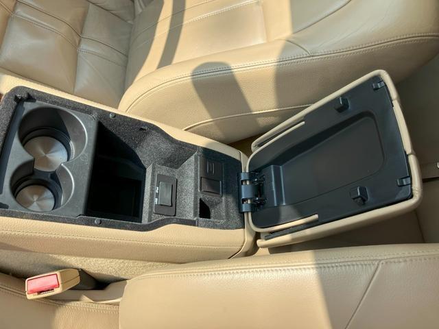ＸＫ ＸＫクーペ　Ｖ８エンジン　ＨＩＤライト　クルーズコントロール　本革電動調節シート　本革巻き＆ウッドコンビステアリング　電動調節シート　シートヒーター　Ｖ８エンジン（27枚目）