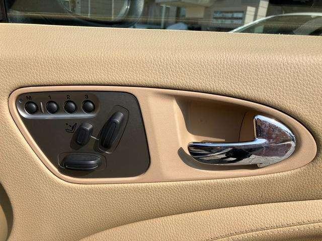 ＸＫ ＸＫクーペ　Ｖ８エンジン　ＨＩＤライト　クルーズコントロール　本革電動調節シート　本革巻き＆ウッドコンビステアリング　電動調節シート　シートヒーター　Ｖ８エンジン（30枚目）