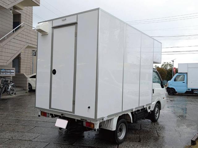 バネットトラック 　キッチンカー　移動販売車　フードトラック　炊出車　ＢＯＸ新品　１面跳上式売窓　２槽シンク　給排水タンク　作業台　ＡＴ　ＰＳ　ＰＷ　エアコン　エアバック　バックモニター型ＤＲ　中型キッチンカー（5枚目）