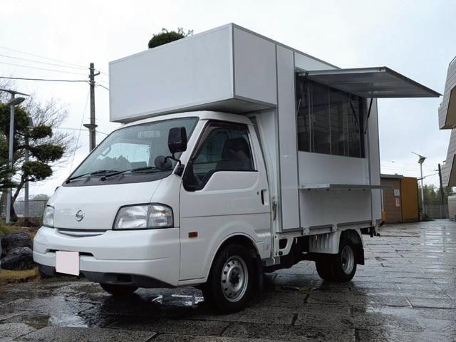 バネットトラック 　キッチンカー　移動販売車　フードトラック　炊出車　ＢＯＸ新品　１面跳上式売窓　２槽シンク　給排水タンク　作業台　ＡＴ　ＰＳ　ＰＷ　エアコン　エアバック　バックモニター型ＤＲ　中型キッチンカー（6枚目）