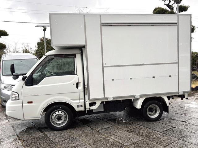 バネットトラック 　キッチンカー　移動販売車　フードトラック　炊出車　ＢＯＸ新品　１面跳上式売窓　２槽シンク　給排水タンク　作業台　ＡＴ　ＰＳ　ＰＷ　エアコン　エアバック　バックモニター型ＤＲ　中型キッチンカー（10枚目）