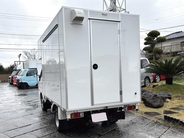 バネットトラック 　キッチンカー　移動販売車　フードトラック　炊出車　ＢＯＸ新品　１面跳上式売窓　２槽シンク　給排水タンク　作業台　ＡＴ　ＰＳ　ＰＷ　エアコン　エアバック　バックモニター型ＤＲ　中型キッチンカー（11枚目）