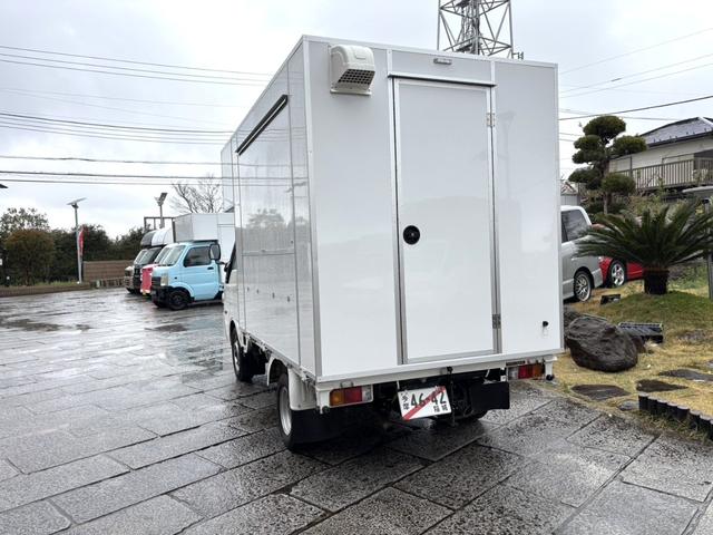 バネットトラック 　キッチンカー　移動販売車　フードトラック　炊出車　ＢＯＸ新品　１面跳上式売窓　２槽シンク　給排水タンク　作業台　ＡＴ　ＰＳ　ＰＷ　エアコン　エアバック　バックモニター型ＤＲ　中型キッチンカー（12枚目）