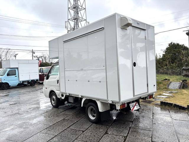 バネットトラック 　キッチンカー　移動販売車　フードトラック　炊出車　ＢＯＸ新品　１面跳上式売窓　２槽シンク　給排水タンク　作業台　ＡＴ　ＰＳ　ＰＷ　エアコン　エアバック　バックモニター型ＤＲ　中型キッチンカー（13枚目）