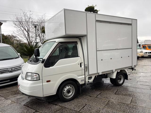 バネットトラック 　キッチンカー　移動販売車　フードトラック　炊出車　ＢＯＸ新品　１面跳上式売窓　２槽シンク　給排水タンク　作業台　ＡＴ　ＰＳ　ＰＷ　エアコン　エアバック　バックモニター型ＤＲ　中型キッチンカー（15枚目）