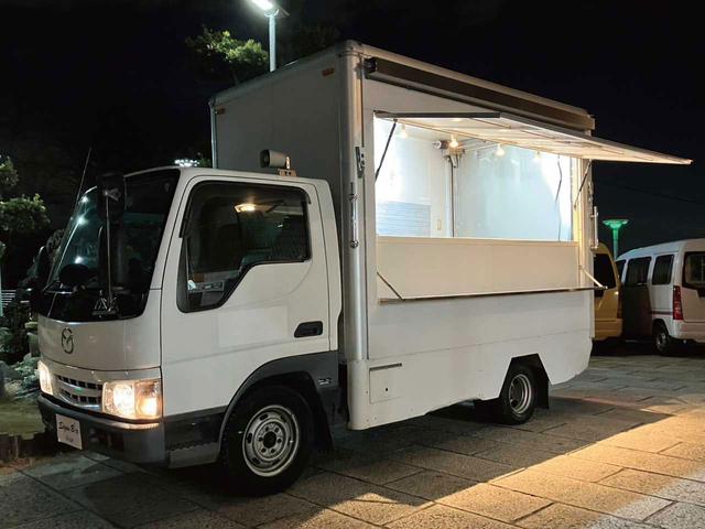 タイタンダッシュ キッチンカー フードトラック ケータリングカー ガソリン車 内装新品 中型キッチンカー 中型移動販売車 シンク 給排水タンク 作業台 外部電源コンセント バックモニター 移動販売車 ETC TV&ナビ(8枚目)