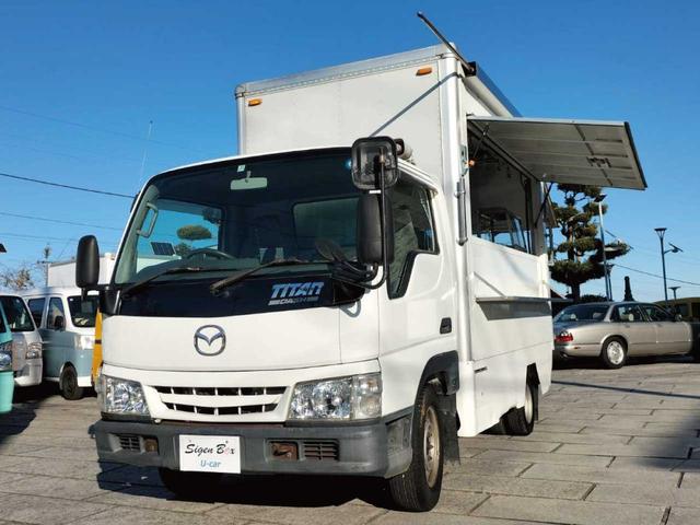 タイタンダッシュ キッチンカー フードトラック ケータリングカー ガソリン車 内装新品 中型キッチンカー 中型移動販売車 シンク 給排水タンク 作業台 外部電源コンセント バックモニター 移動販売車 ETC TV&ナビ(11枚目)