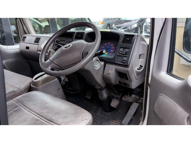 タイタンダッシュ キッチンカー フードトラック ケータリングカー ガソリン車 内装新品 中型キッチンカー 中型移動販売車 シンク 給排水タンク 作業台 外部電源コンセント バックモニター 移動販売車 ETC TV&ナビ(14枚目)