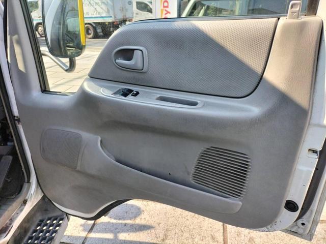 タイタンダッシュ キッチンカー フードトラック ケータリングカー ガソリン車 内装新品 中型キッチンカー 中型移動販売車 シンク 給排水タンク 作業台 外部電源コンセント バックモニター 移動販売車 ETC TV&ナビ(16枚目)