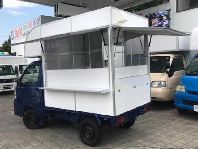 ハイゼットトラック エアコン・パワステスペシャルVS キッチンカー 移動販売車 トリミングカー PS AT AC BOX新品 2面跳ね上げ式売窓 2槽シンク 作業台 給排水タンク バックモニター型ドラレコ 軽キッチンカー 新塗装(2枚目)
