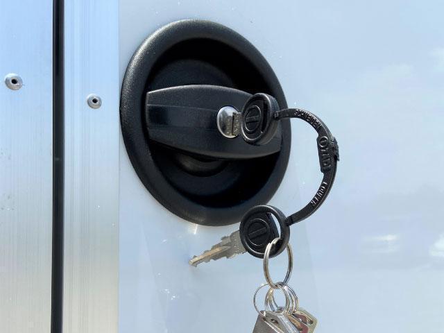 ハイゼットトラック エアコン・パワステスペシャルVS キッチンカー 移動販売車 トリミングカー PS AT AC BOX新品 2面跳ね上げ式売窓 2槽シンク 作業台 給排水タンク バックモニター型ドラレコ 軽キッチンカー 新塗装(14枚目)