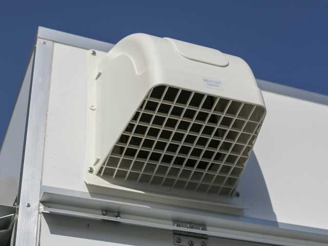 ハイゼットトラック エアコン・パワステスペシャルVS キッチンカー 移動販売車 トリミングカー PS AT AC BOX新品 2面跳ね上げ式売窓 2槽シンク 作業台 給排水タンク バックモニター型ドラレコ 軽キッチンカー 新塗装(16枚目)