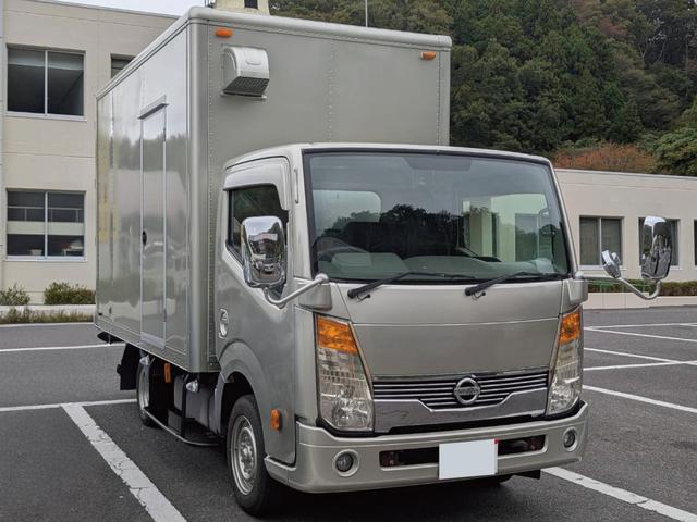 アトラストラック キッチンカー フードトラック トリミングカー 軽油車 内装新品 中型キッチンカー 中型移動販売車 シンク 給排水タンク 作業台 外部電源コンセント バックモニター 新塗装 AT PS AC PW(3枚目)