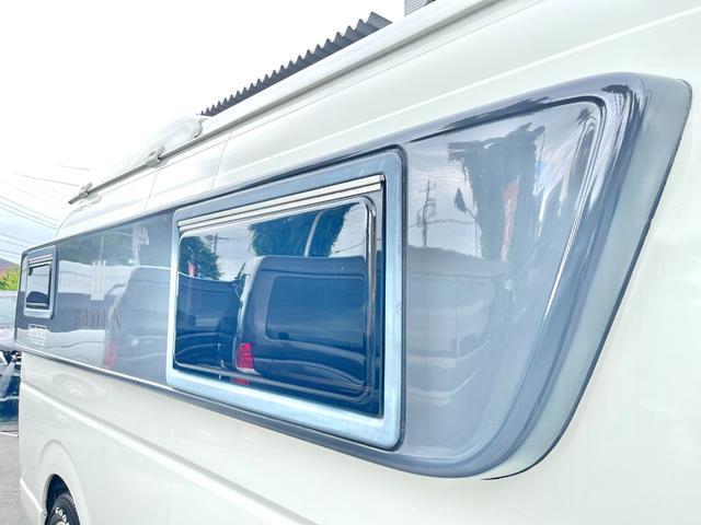 ハイエースバン 　トイファクトリー　バーデン　冷蔵庫　ＦＦヒーター　ソーラーパネル　１５００Ｗインバーター　左右アクリル窓　ルーフベント　外部充電　走行充電　ツインサブバッテリー（29枚目）