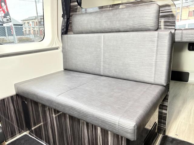 ハイエースバン 　ＡＴＶ群馬　ＲＳプレミアム　家庭用エアコン　ＦＦヒーター　２０００Ｗインバーター　トリプルサブ　ソーラーパネル　レカロシート　フリップダウンモニター　メインサブ切替　ローダウン　社外ショック（11枚目）