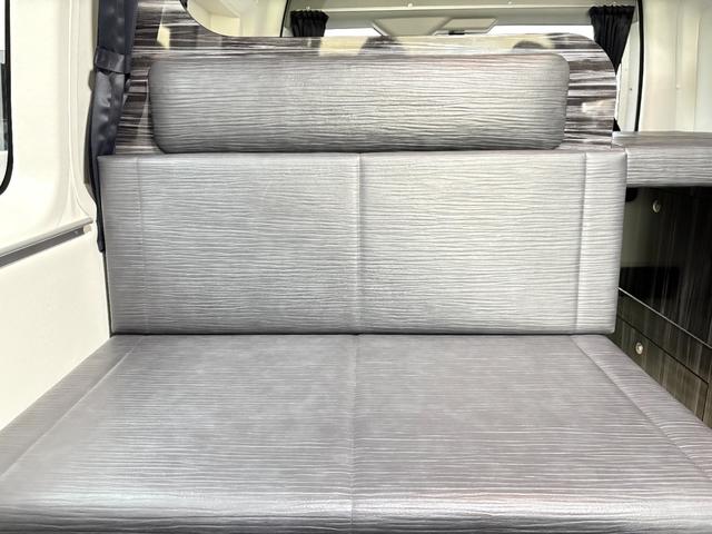 ハイエースバン 　ＡＴＶ群馬　ＲＳプレミアム　家庭用エアコン　ＦＦヒーター　２０００Ｗインバーター　トリプルサブ　ソーラーパネル　レカロシート　フリップダウンモニター　メインサブ切替　ローダウン　社外ショック（12枚目）