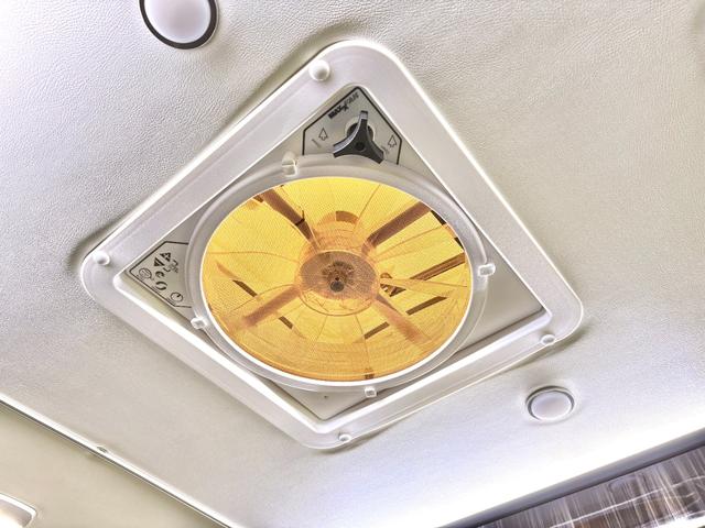 ハイエースバン 　ＡＴＶ群馬　ＲＳプレミアム　家庭用エアコン　ＦＦヒーター　２０００Ｗインバーター　トリプルサブ　ソーラーパネル　レカロシート　フリップダウンモニター　メインサブ切替　ローダウン　社外ショック（42枚目）