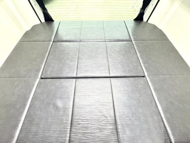 ハイエースバン 　ＡＴＶ群馬　ＲＳプレミアム　家庭用エアコン　ＦＦヒーター　２０００Ｗインバーター　トリプルサブ　ソーラーパネル　レカロシート　フリップダウンモニター　メインサブ切替　ローダウン　社外ショック（53枚目）