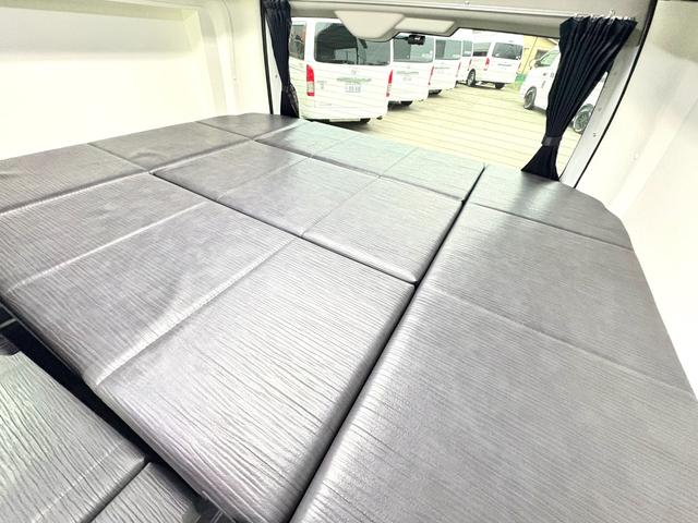 ハイエースバン 　ＡＴＶ群馬　ＲＳプレミアム　家庭用エアコン　ＦＦヒーター　２０００Ｗインバーター　トリプルサブ　ソーラーパネル　レカロシート　フリップダウンモニター　メインサブ切替　ローダウン　社外ショック（54枚目）