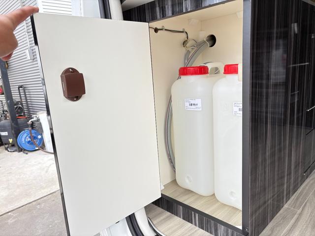 ハイエースバン 　ＡＴＶ群馬　ＲＳプレミアム　家庭用エアコン　ＦＦヒーター　２０００Ｗインバーター　トリプルサブ　ソーラーパネル　レカロシート　フリップダウンモニター　メインサブ切替　ローダウン　社外ショック（55枚目）