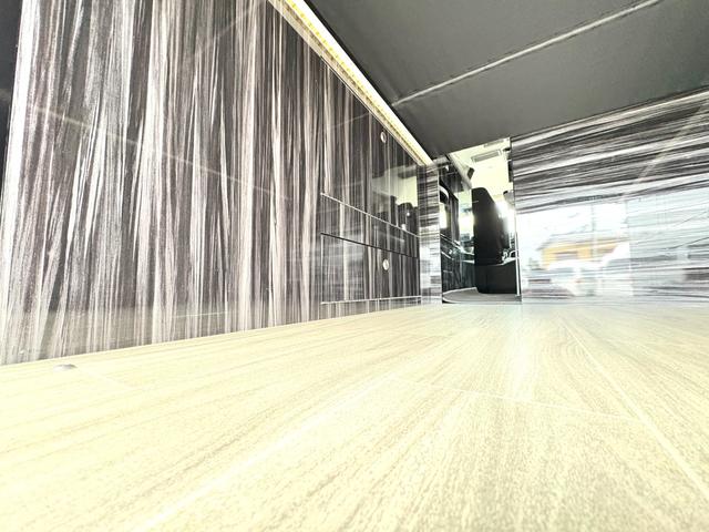 ハイエースバン 　ＡＴＶ群馬　ＲＳプレミアム　家庭用エアコン　ＦＦヒーター　２０００Ｗインバーター　トリプルサブ　ソーラーパネル　レカロシート　フリップダウンモニター　メインサブ切替　ローダウン　社外ショック（57枚目）