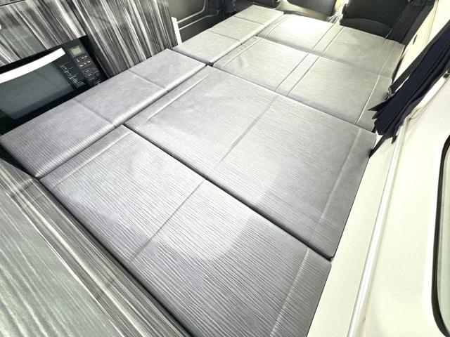 ハイエースバン 　ＡＴＶ群馬　ＲＳプレミアム　家庭用エアコン　ＦＦヒーター　２０００Ｗインバーター　トリプルサブ　ソーラーパネル　レカロシート　フリップダウンモニター　メインサブ切替　ローダウン　社外ショック（63枚目）