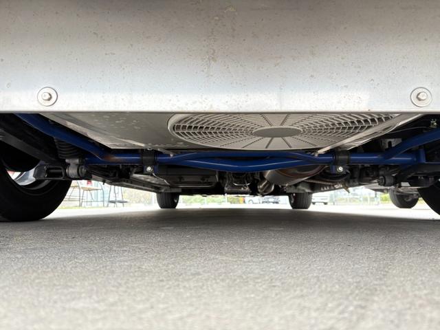 ハイエースバン 　ＡＴＶ群馬　ＲＳプレミアム　家庭用エアコン　ＦＦヒーター　２０００Ｗインバーター　トリプルサブ　ソーラーパネル　レカロシート　フリップダウンモニター　メインサブ切替　ローダウン　社外ショック（69枚目）