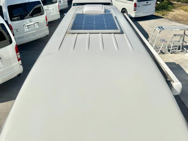 ハイエースバン レクビィ ハイエースプラス LV FFヒーター ソーラーパネル インバーター1500W マックスファン サイドオーニング TV リアスピーカー 電子レンジ ツインサブ 8ナンバー キャンピングカー(22枚目)