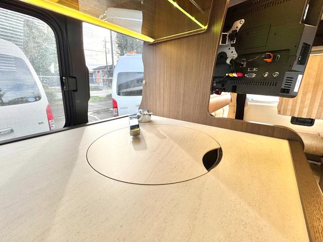 ハイエースバン レクビィ ハイエースプラス LV FFヒーター ソーラーパネル インバーター1500W マックスファン サイドオーニング TV リアスピーカー 電子レンジ ツインサブ 8ナンバー キャンピングカー(38枚目)