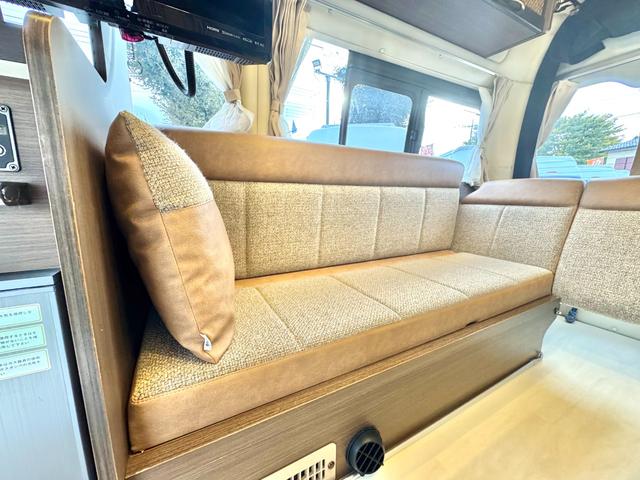 ハイエースバン レクビィ ハイエースプラス LV FFヒーター ソーラーパネル インバーター1500W マックスファン サイドオーニング TV リアスピーカー 電子レンジ ツインサブ 8ナンバー キャンピングカー(55枚目)