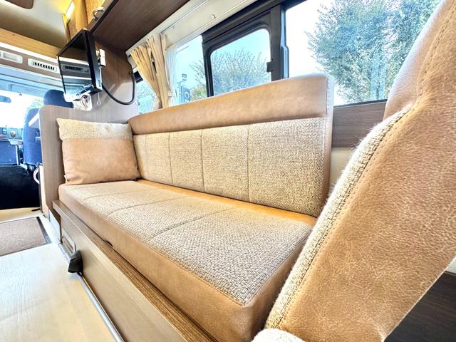 ハイエースバン レクビィ ハイエースプラス LV FFヒーター ソーラーパネル インバーター1500W マックスファン サイドオーニング TV リアスピーカー 電子レンジ ツインサブ 8ナンバー キャンピングカー(56枚目)