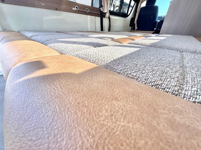 ハイエースバン レクビィ ハイエースプラス LV FFヒーター ソーラーパネル インバーター1500W マックスファン サイドオーニング TV リアスピーカー 電子レンジ ツインサブ 8ナンバー キャンピングカー(60枚目)