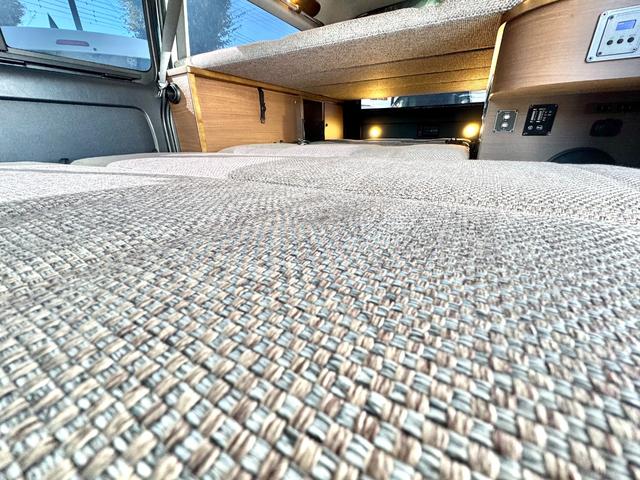 ハイエースバン スーパーGL ダークプライムII ケイワークス オーロラスタークルーズSL 4WD リチウム 1500Wインバーター コンバータ― FFヒーター 走行充電 外部充電 フリップダウンモニター バンコン 8ナンバー キャンピングカー(13枚目)