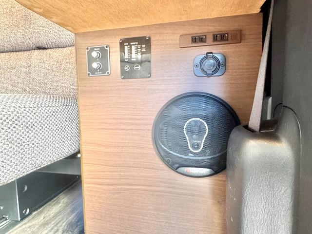 ハイエースバン スーパーGL ダークプライムII ケイワークス オーロラスタークルーズSL 4WD リチウム 1500Wインバーター コンバータ― FFヒーター 走行充電 外部充電 フリップダウンモニター バンコン 8ナンバー キャンピングカー(38枚目)