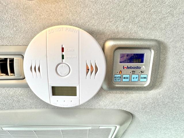 ハイエースバン スーパーGL ダークプライムII ケイワークス オーロラスタークルーズSL 4WD リチウム 1500Wインバーター コンバータ― FFヒーター 走行充電 外部充電 フリップダウンモニター バンコン 8ナンバー キャンピングカー(41枚目)