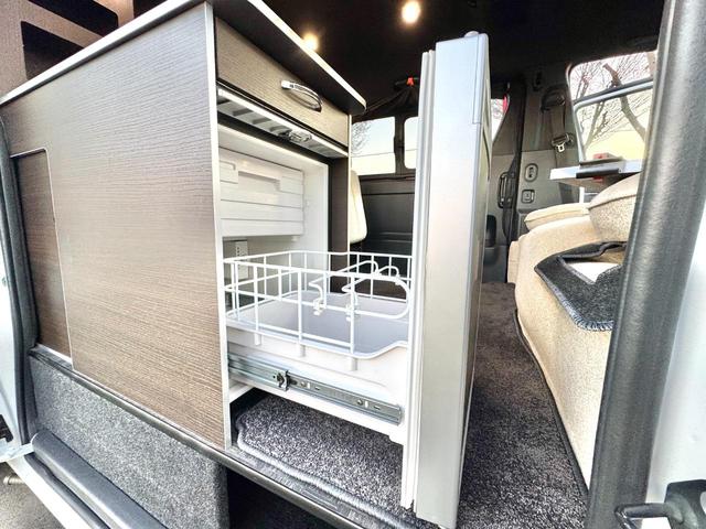 ハイエースバン アルフレックス シーバス 4WD リチュウムイオンバッテリー FFヒーター インバーター1000W 回転シート コンロ 社外ショックアブソーバー・スタビライザー・アルミホイール アップルカープレイ(36枚目)