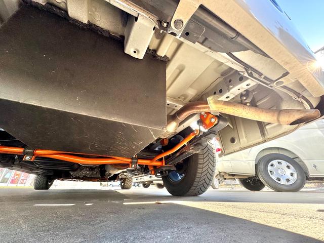 ハイエースバン アルフレックス シーバス 4WD リチュウムイオンバッテリー FFヒーター インバーター1000W 回転シート コンロ 社外ショックアブソーバー・スタビライザー・アルミホイール アップルカープレイ(70枚目)