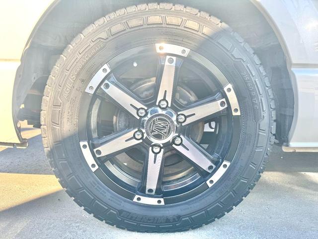 ハイエースバン アルフレックス シーバス 4WD リチュウムイオンバッテリー FFヒーター インバーター1000W 回転シート コンロ 社外ショックアブソーバー・スタビライザー・アルミホイール アップルカープレイ(71枚目)