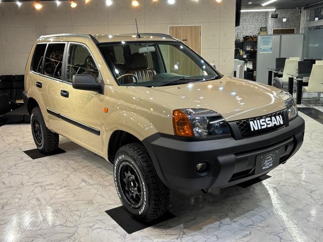 エクストレイル X オールペイント/ベージュ全塗装/新品ホイールタイヤセット/オリジナルリフトアップサス/クラシックNISSANグリル/ヴィンテージ調シートカバー/オリジナルウッド調パネル/アウトドアカスタム(10枚目)