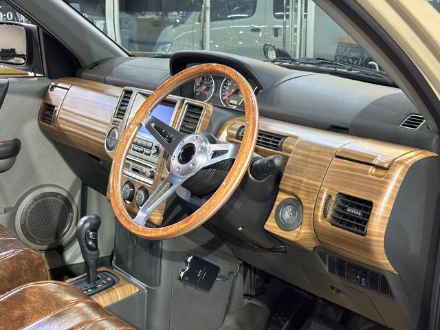 エクストレイル X オールペイント/ベージュ全塗装/新品ホイールタイヤセット/オリジナルリフトアップサス/クラシックNISSANグリル/ヴィンテージ調シートカバー/オリジナルウッド調パネル/アウトドアカスタム(25枚目)