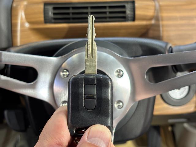 エクストレイル X オールペイント/ベージュ全塗装/新品ホイールタイヤセット/オリジナルリフトアップサス/クラシックNISSANグリル/ヴィンテージ調シートカバー/オリジナルウッド調パネル/アウトドアカスタム(34枚目)