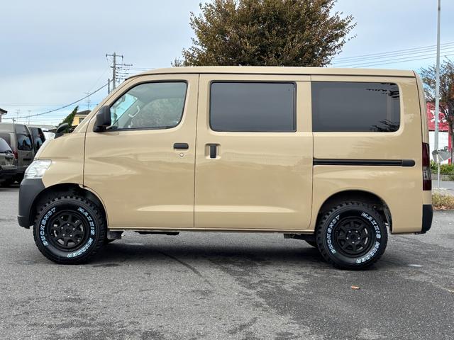 タウンエースバン GL リフトアップ/ホイールタイヤセット/ヴィンテージ調シートカバー/オリジナルウッドパネル/ベッドキット/車中泊仕様/アウトドアカスタム/全塗装(21枚目)