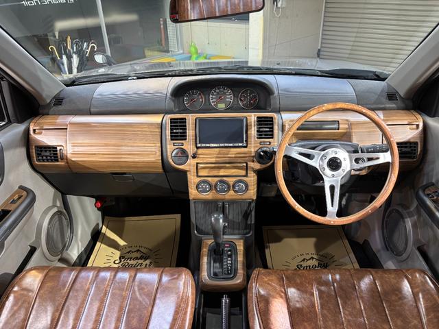 エクストレイル Ｘ　アウトドアカスタム／全塗装／リフトアップ／新品ホイールタイヤセット／リフトアップ／新品ヴィンテージ調シートカバー／オリジナルウッド調パネルセット／新品ウッドハンドル（2枚目）