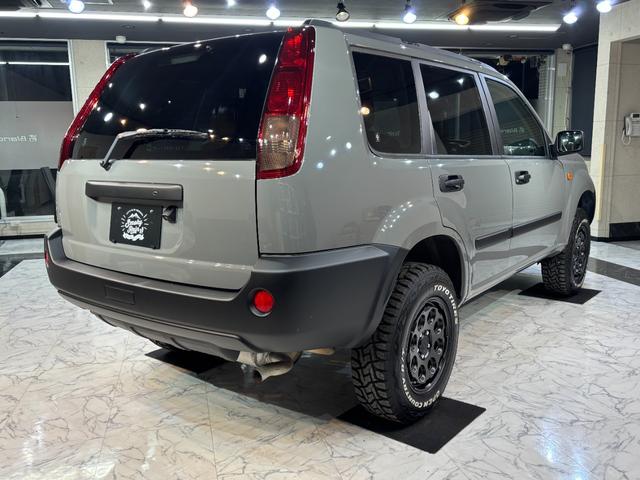 エクストレイル Ｘ　アウトドアカスタム／全塗装／リフトアップ／新品ホイールタイヤセット／リフトアップ／新品ヴィンテージ調シートカバー／オリジナルウッド調パネルセット／新品ウッドハンドル（15枚目）